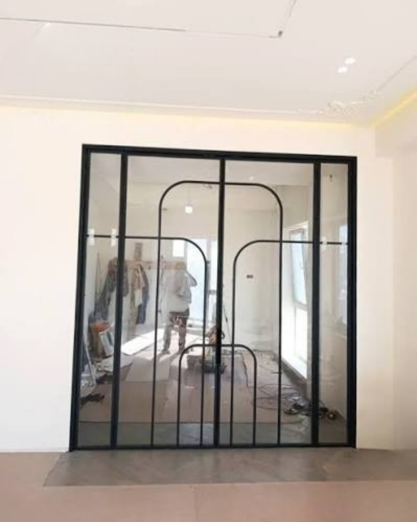 Frame akardion qapılar